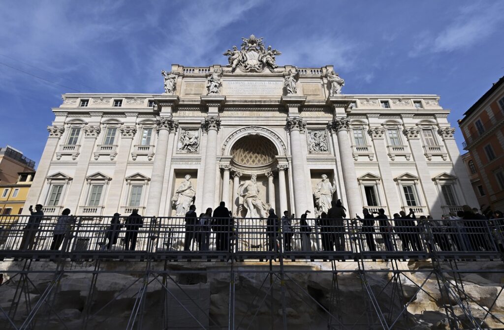 passarella fontana di trevi