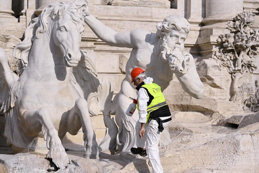 passarella fontana di trevi