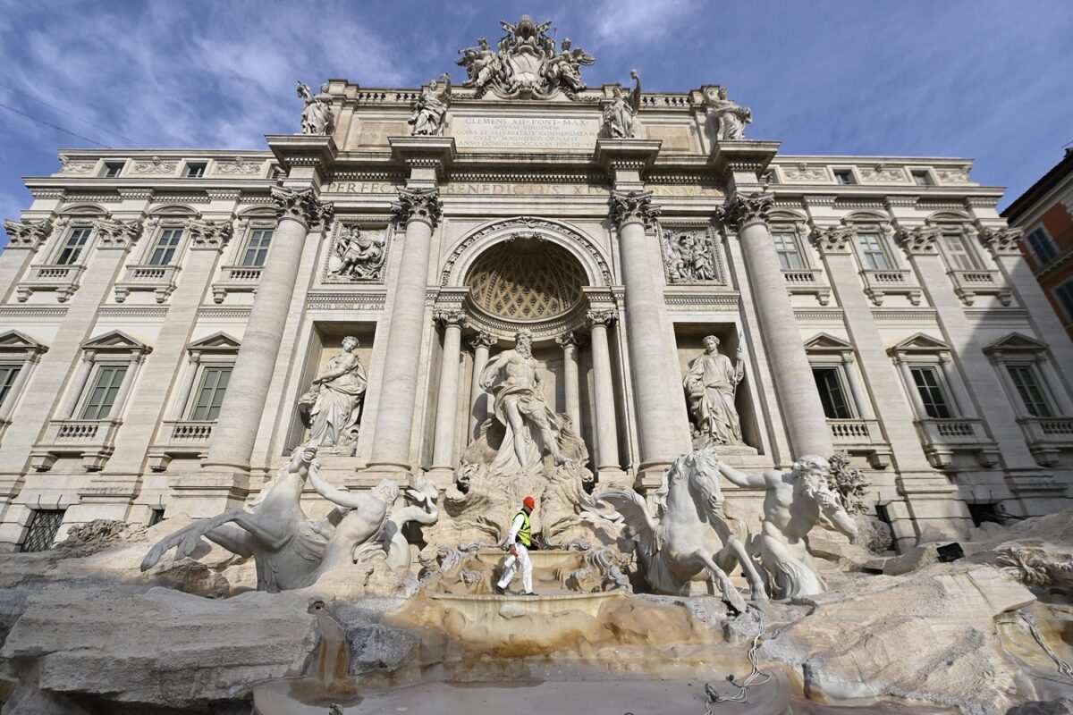 passarella fontana di trevi