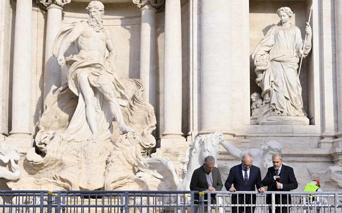 passarella fontana di trevi