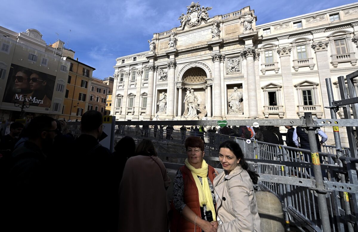 passarella fontana di trevi