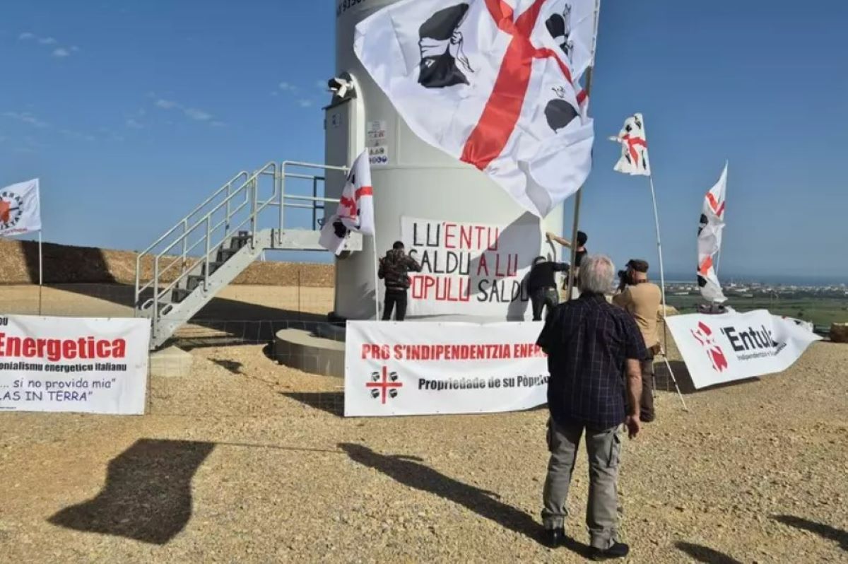 protesta impianto eolico Sardegna