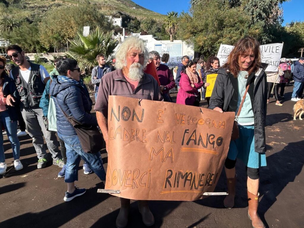 protesta stromboli maltempo