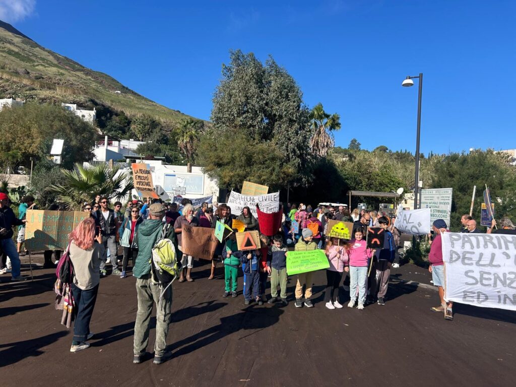 protesta stromboli maltempo