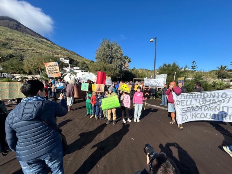 protesta stromboli maltempo