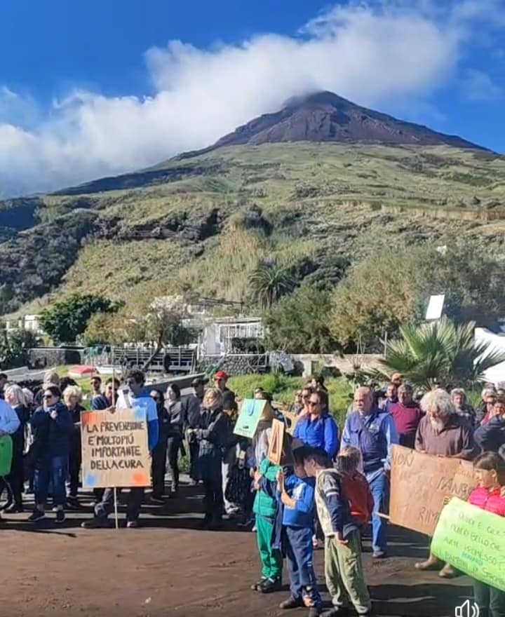 protesta stromboli maltempo