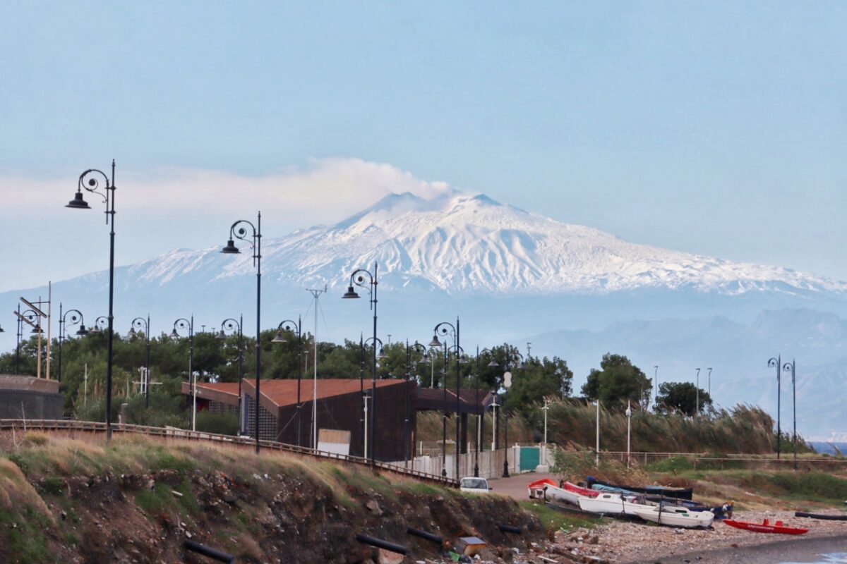 etna oggi foto neve