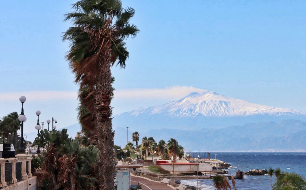 etna oggi foto neve