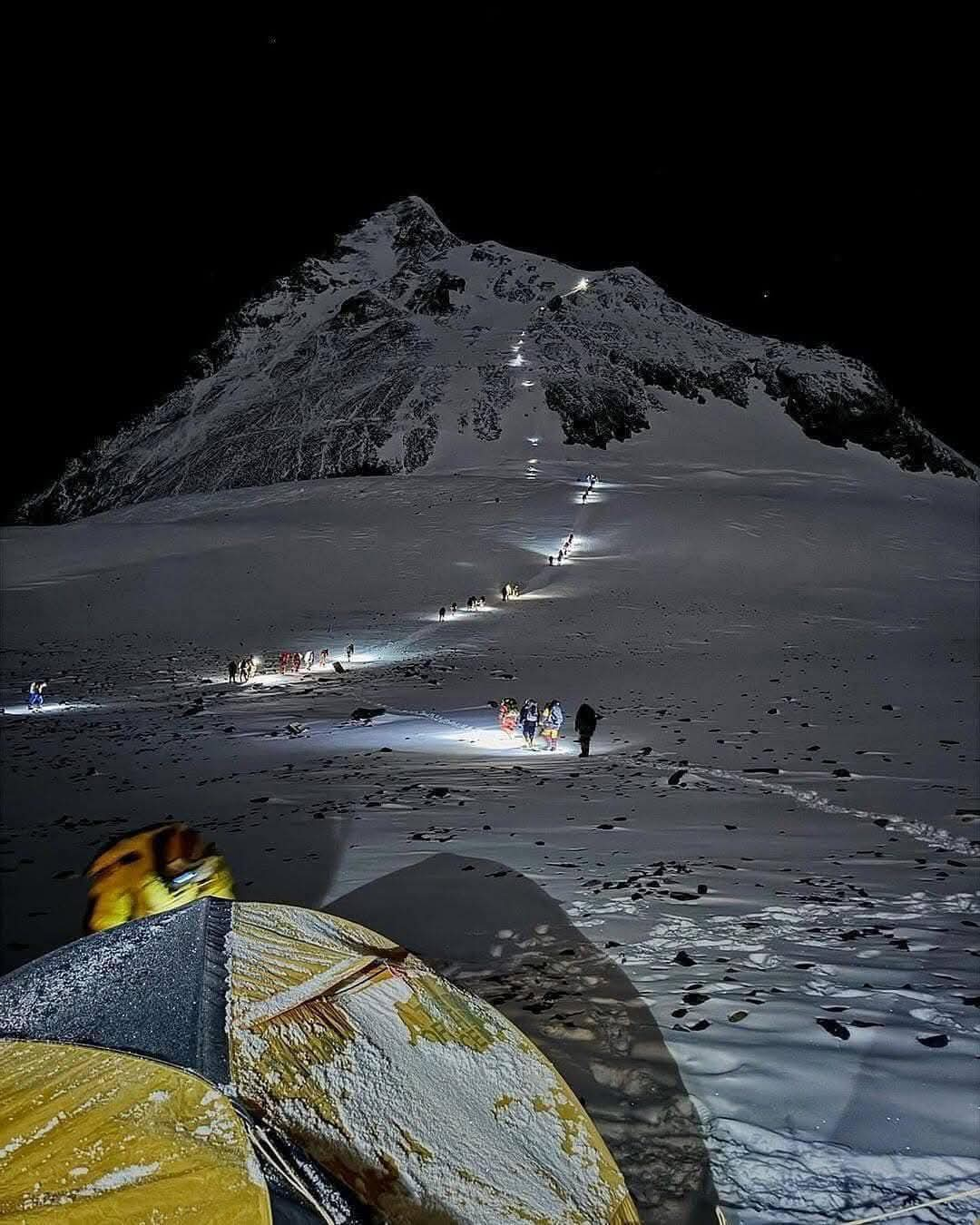 La scalata verso l'Everest