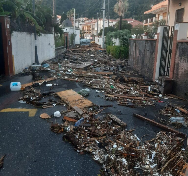 maltempo acireale sicilia