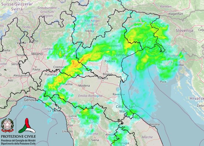 Centro/Nord bersagliato dal maltempo: piogge intense tra Liguria, Emilia e Toscana, neve al Brennero