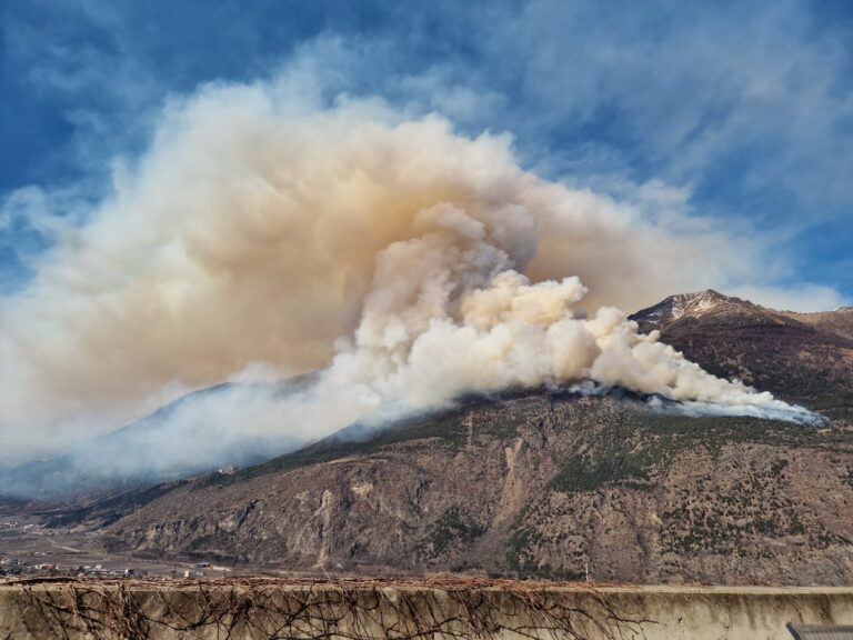 incendio laces alto adige