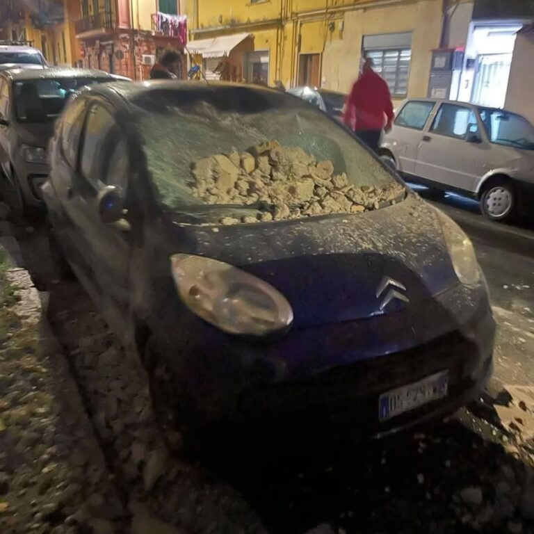 terremoto oggi napoli campi flegrei pozzuoli