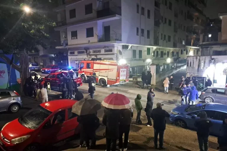 terremoto oggi napoli pozzuoli campi flegrei